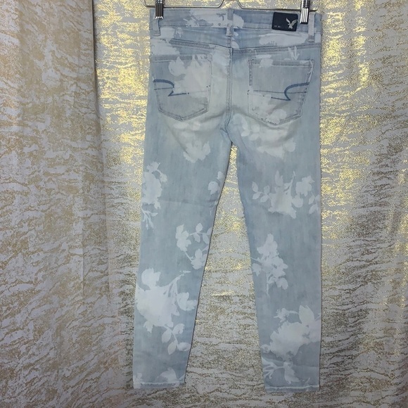 AMERICAN Eagle Floral Bleach Stamp Distressed Jegging Crop Jeans Size 0 - Picture 8 of 14